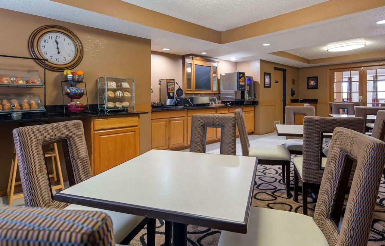Best Western Germantown Inn Bagian luar foto