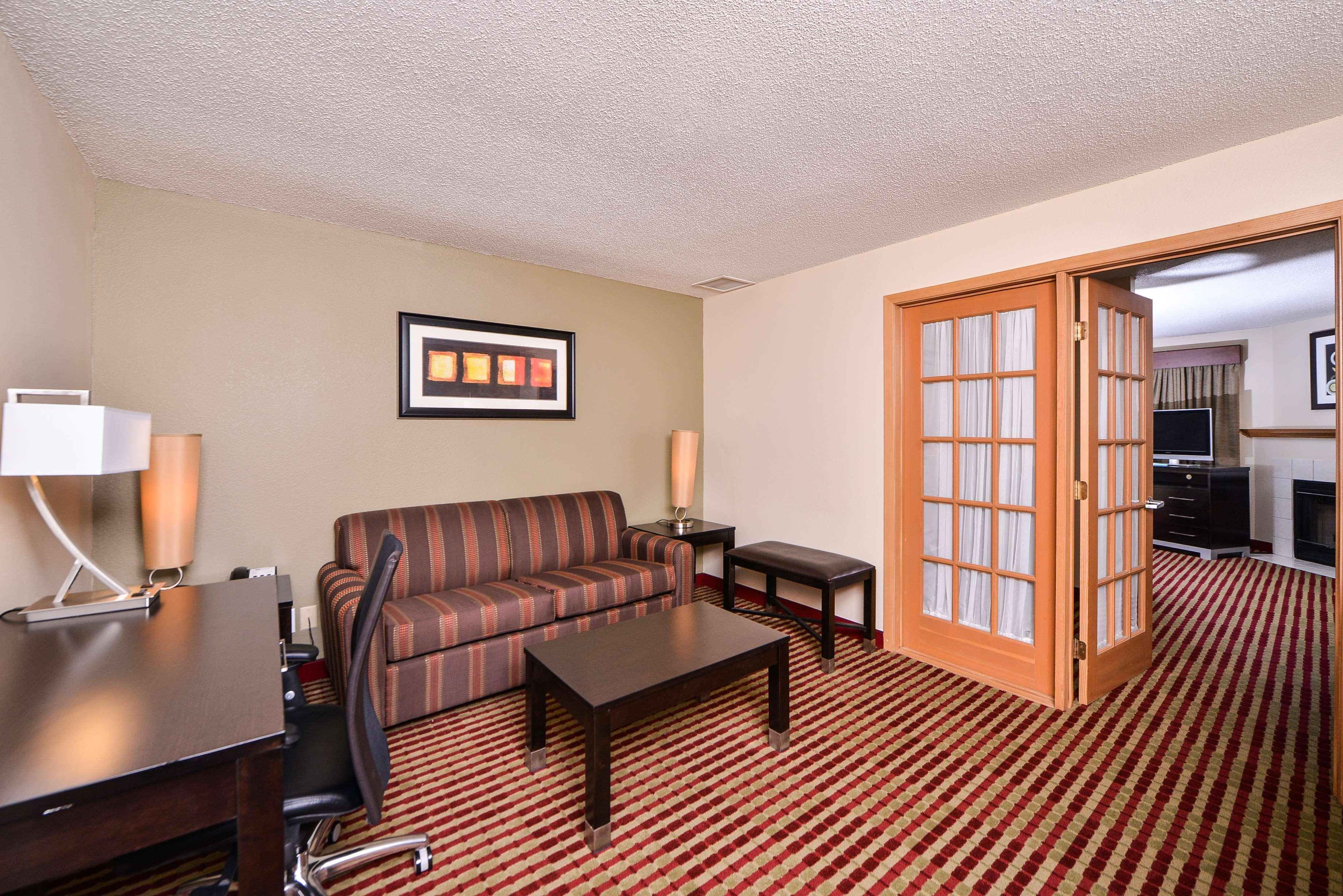 Best Western Germantown Inn Bagian luar foto