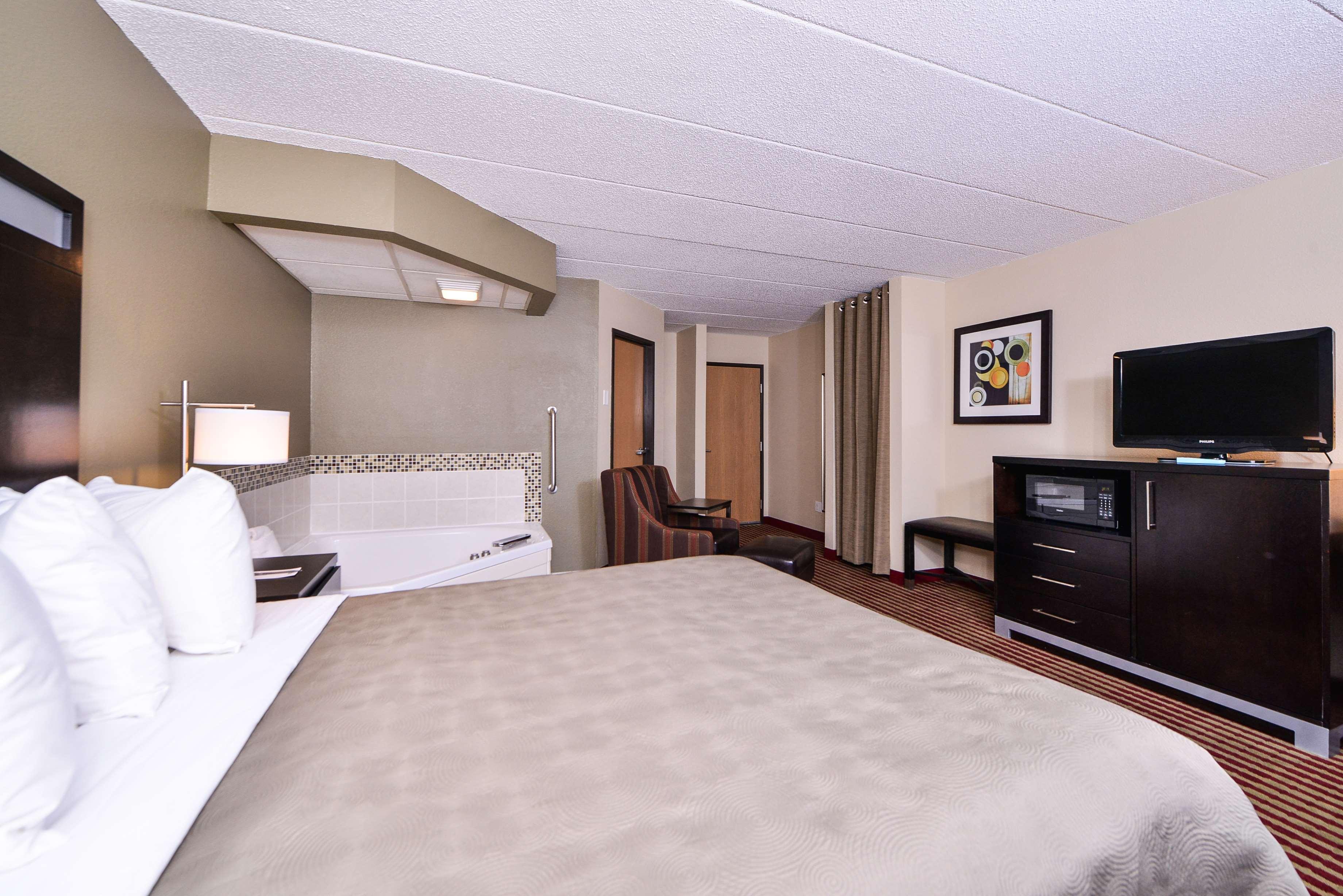 Best Western Germantown Inn Bagian luar foto