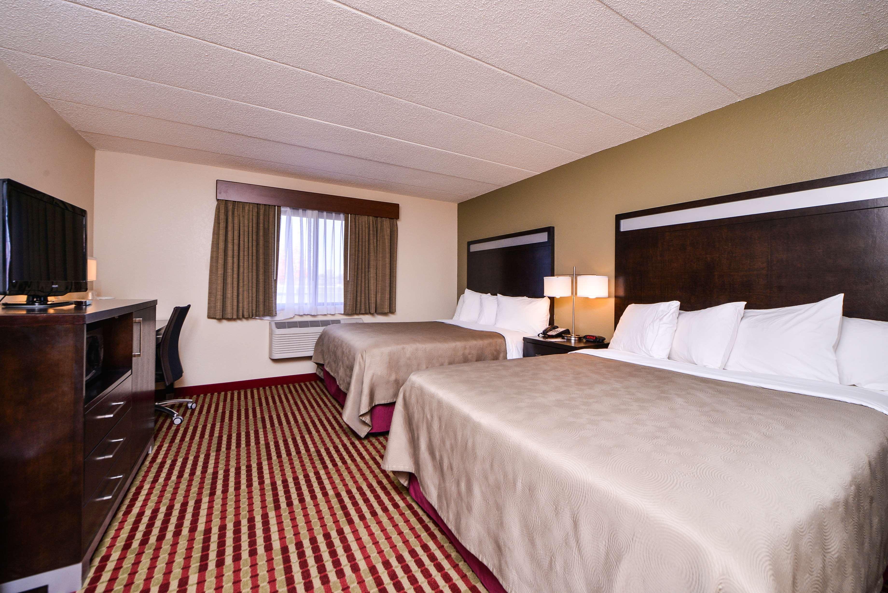 Best Western Germantown Inn Bagian luar foto