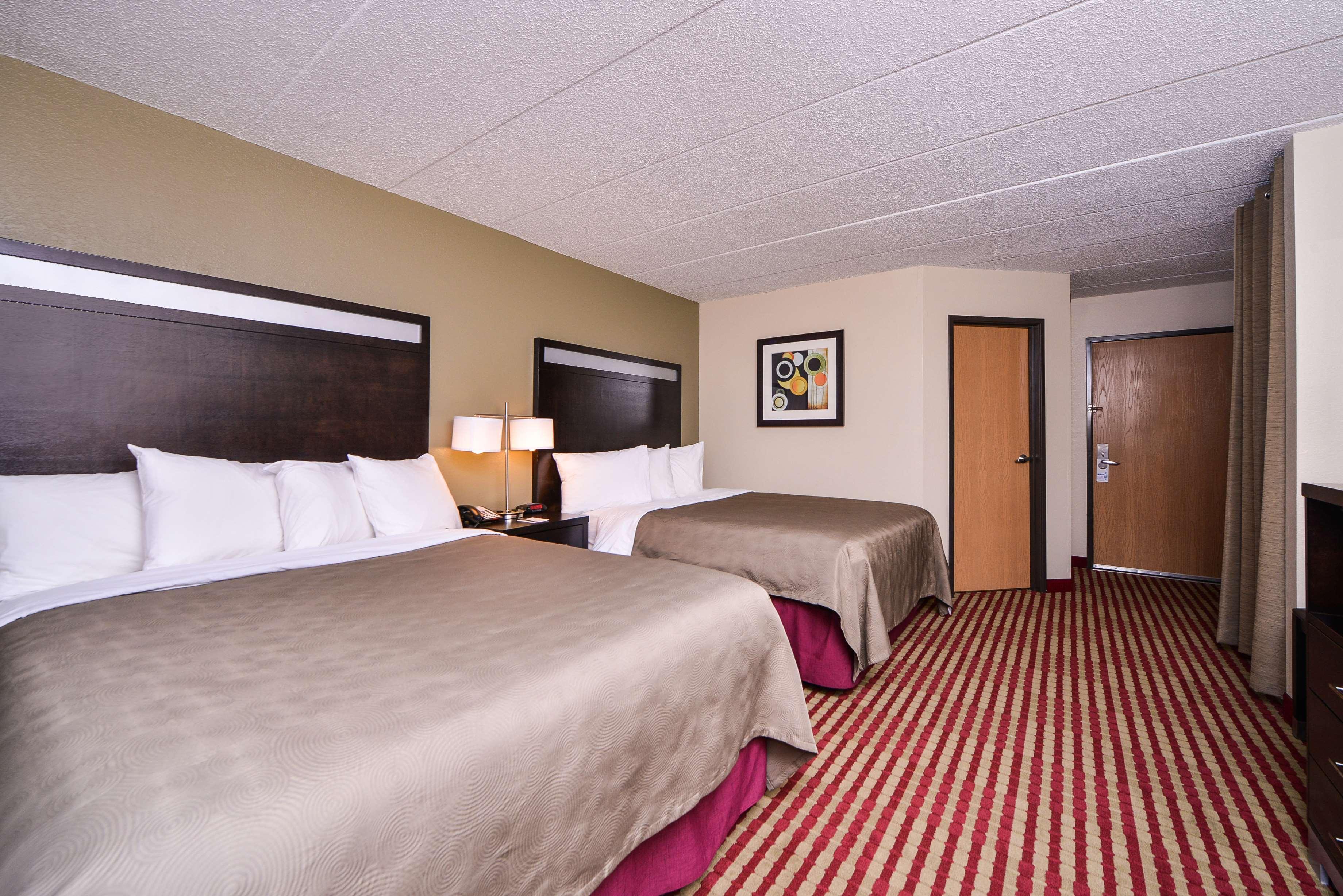 Best Western Germantown Inn Bagian luar foto