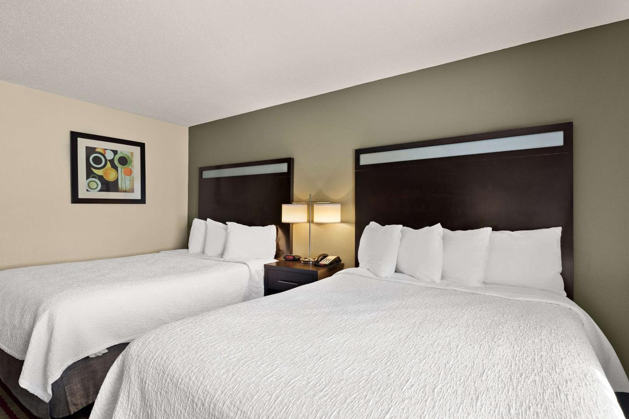 Best Western Germantown Inn Bagian luar foto