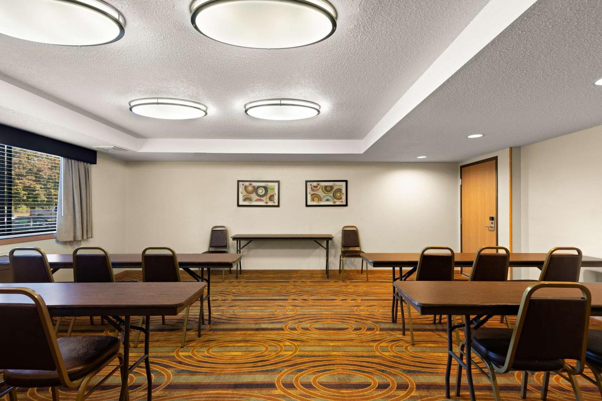 Best Western Germantown Inn Bagian luar foto