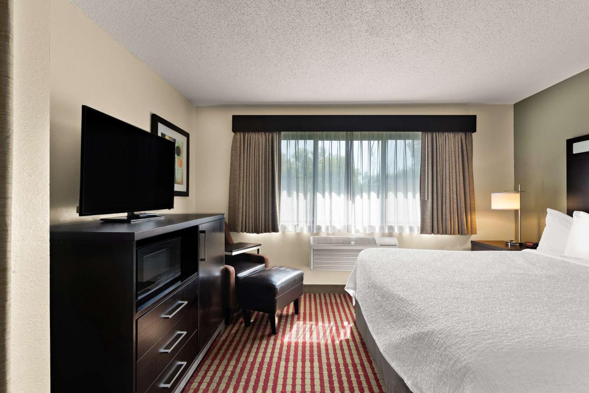 Best Western Germantown Inn Bagian luar foto