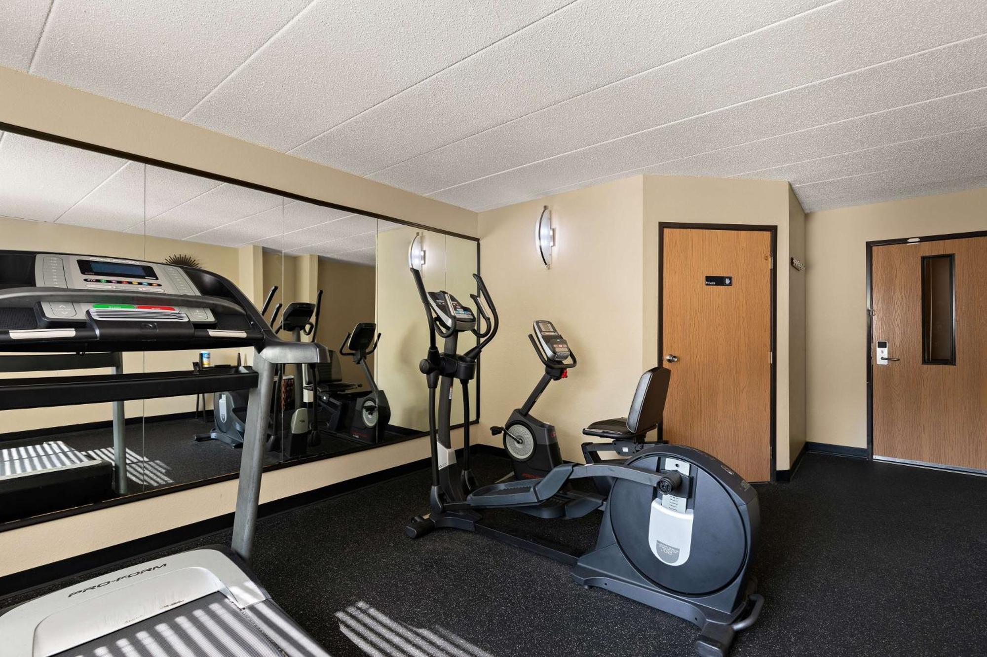 Best Western Germantown Inn Bagian luar foto