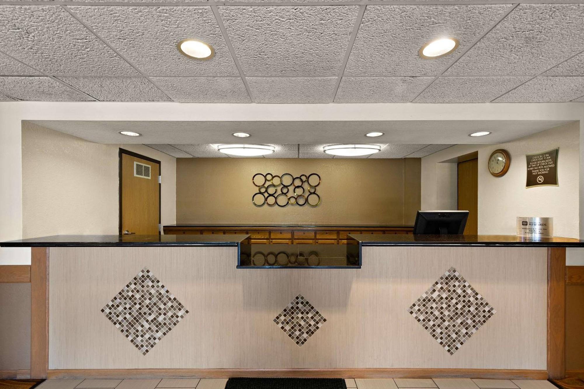 Best Western Germantown Inn Bagian luar foto