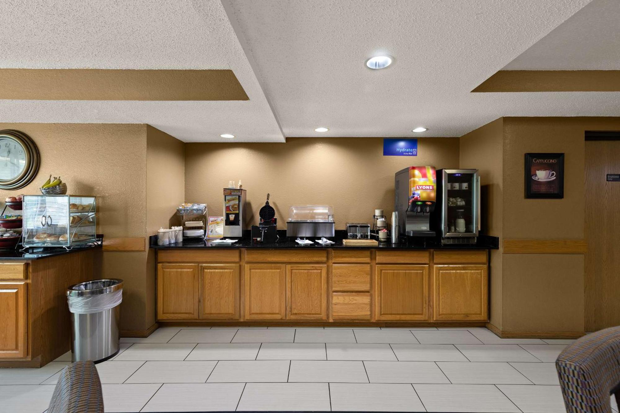 Best Western Germantown Inn Bagian luar foto